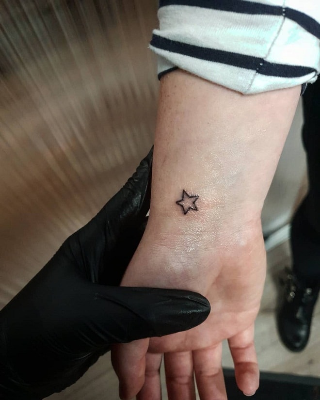 Small star Tattoos