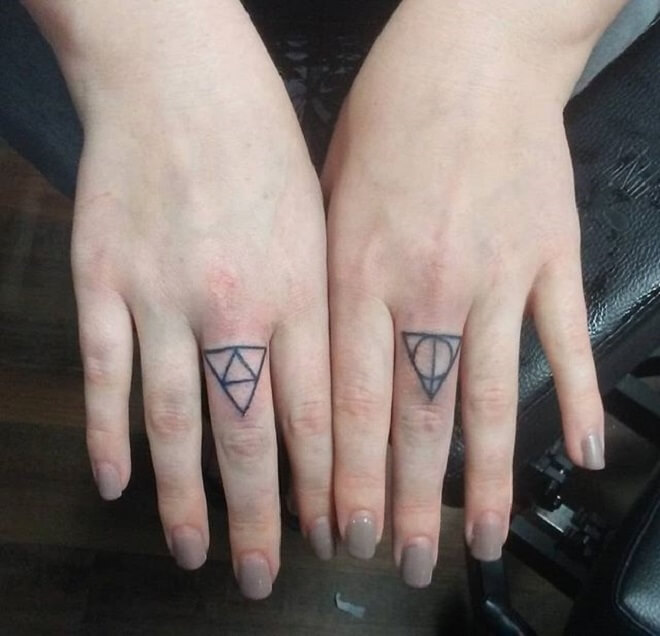 Geometric Finger Tattoo