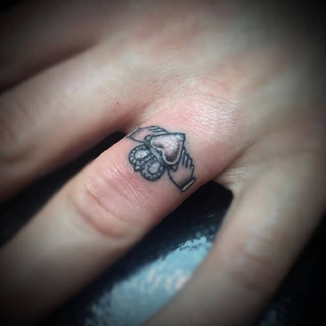 Finger Claddagh Tattoo